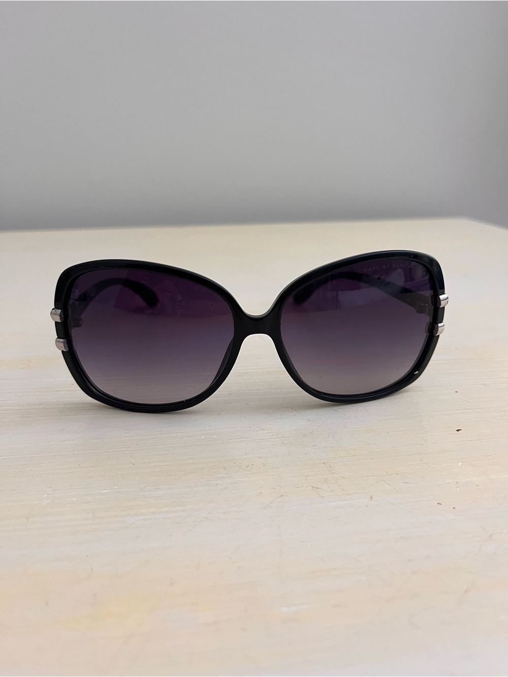 Classic Black Oversized Women's Sunglasses - UV Protection
